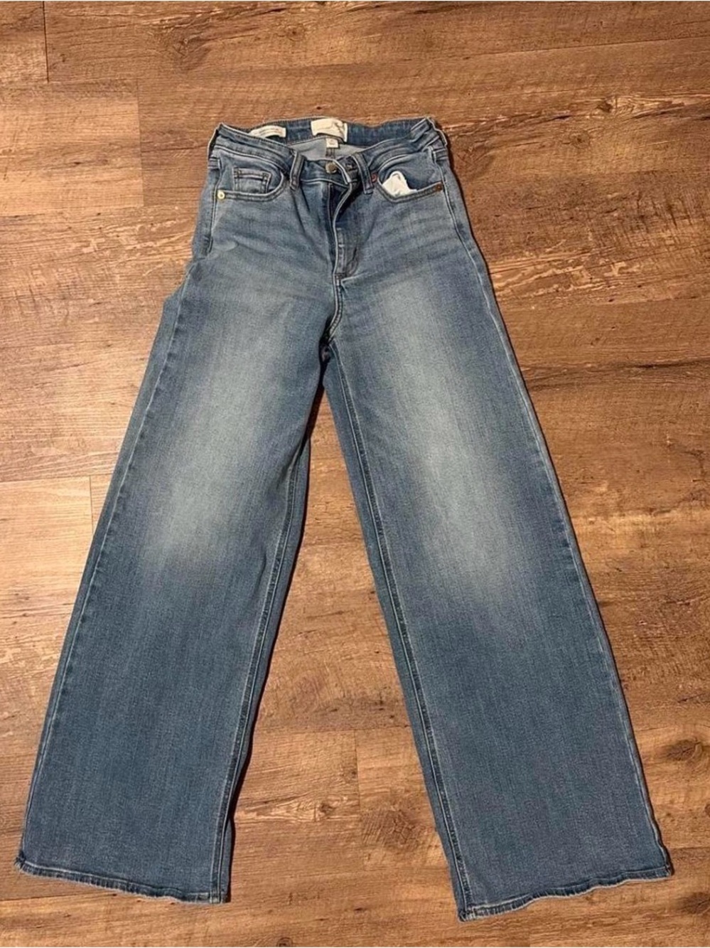 Universal Thread Wide-Leg Jeans in Light Blue Wash